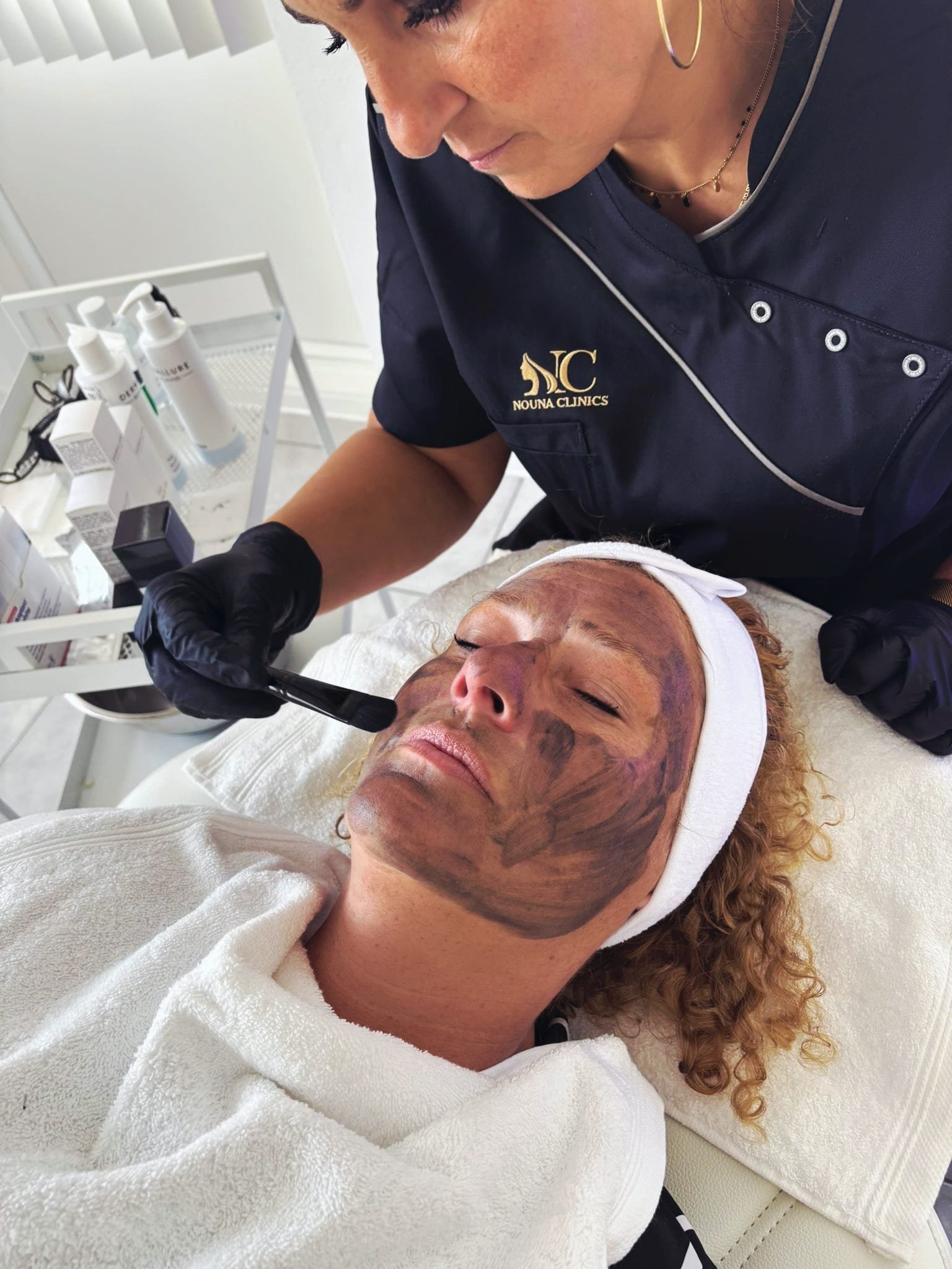 Carbon peeling hollywood peel